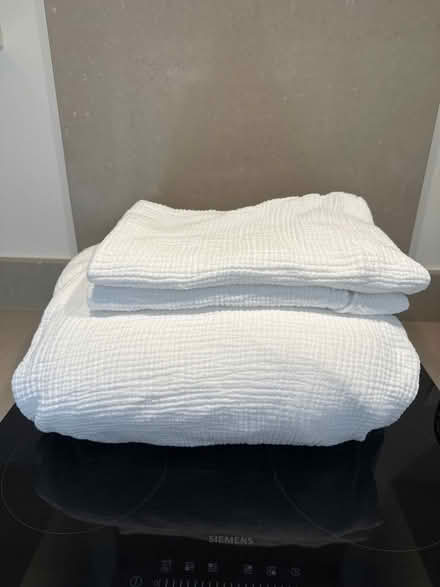 Photo of free H&M king duvet set (Woodford SK7) #1