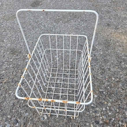 Photo of free Rusty Metal Basket (94041) #1