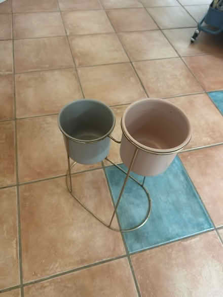 Photo of free Plant stand (metal) (Broomhill (S10)) #2