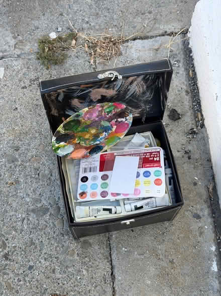 Photo of free Paint box with paint supplies (East Palo Alto CA) #2