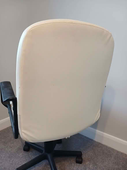 Photo of free office chair (Chesham HP5) #4
