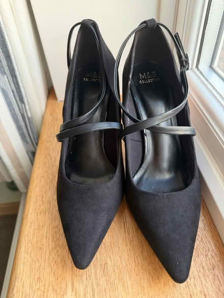 Photo of free Black shoes/ red heels size 6 (Epsom) #1