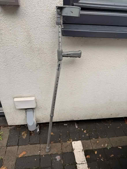 Photo of free One crutch (Wallington SM6 7) #1