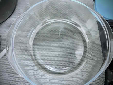 Photo of free Pyrex casserole dish (LE2 Oadby) #2