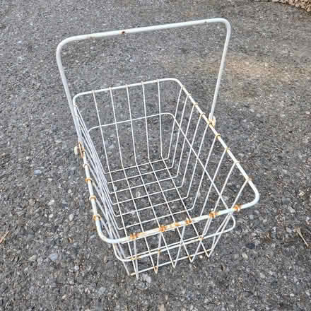Photo of free Rusty Metal Basket (94041) #2