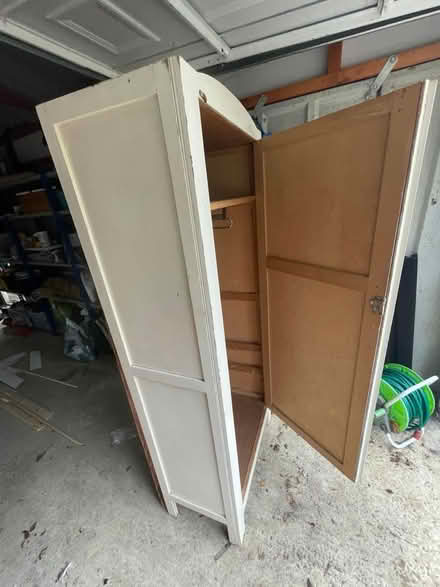 Photo of free Small vintage cupboard/wardrobe (Abingdon OX14) #3
