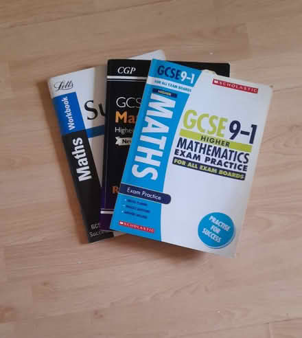 Photo of free GCSE maths higher tier textbooks (ME4 (Central Chatham)) #1