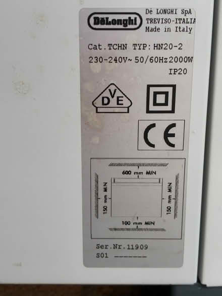 Photo of free De'Longhi thermostatic electric convector heater (Great Boughton CH3) #4