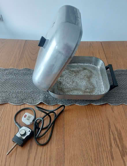Photo of free Vintage Electric Frying Pan (Lawns SN3) #2