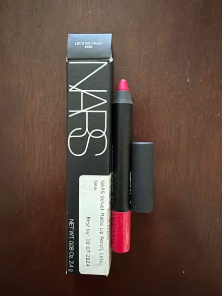 Photo of free Nars Matte Lip Pencil in Red (Waverly Park) #1