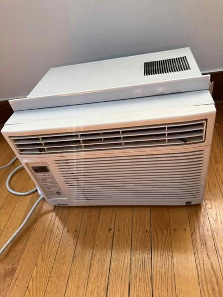 Photo of free Window air conditioner (Capitol Hill) #1