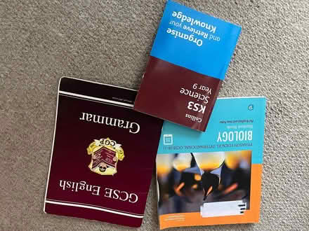 Photo of free GCSE Biology & English Revision Guides (Cambridge GL2) #1
