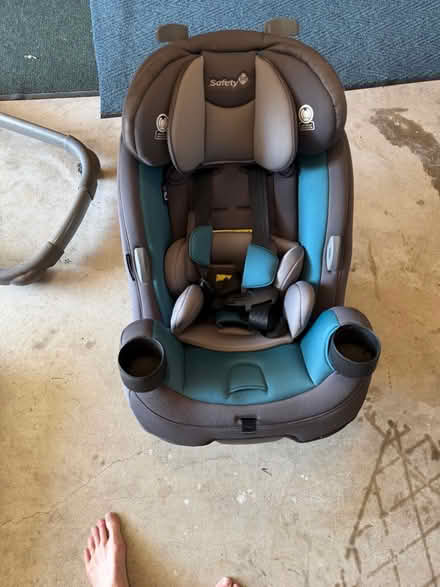 Photo of free Mt. Laurel FREE:kid stuff dog crate (Laurel Ponds Mt. Laurel, NJ) #4