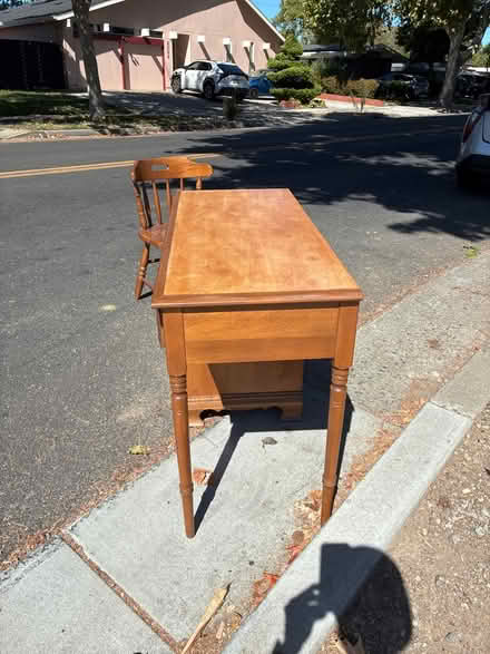 Photo of free Desk and chair (San Jose) #3