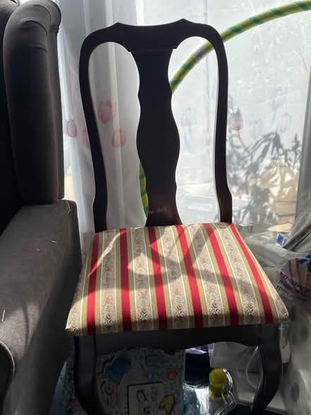 Photo of free Desk or dining chair (South Ockendon RM15) #1