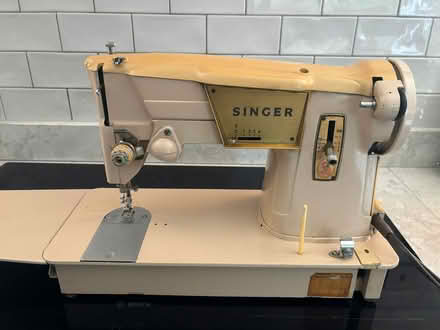 Photo of free Old/Vintage Singer Sewing Machine (Leckhampton GL53) #1