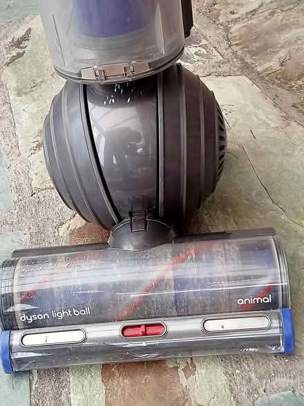 Photo of free Dyson upright vacuum cleaner (Tadmarton OX15) #4