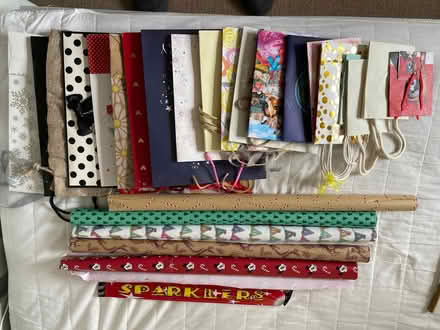Photo of free Gift bags, wrapping paper and party sparkler (Woodlands TW7) #1