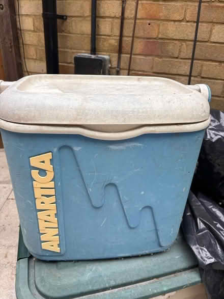 Photo of free cool box (UpperHale GU9) #1