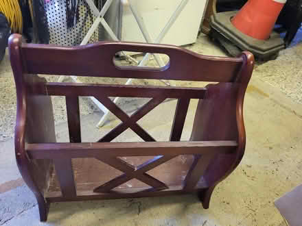Photo of free Magazine newspapers holder (Round Green LU3) #4