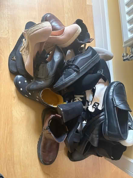 Photo of free Women’s shoes size 4 (Walkley S6) #1