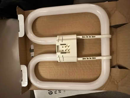 Photo of free Three GR10Q 29 W light bulbs (Dowanhill G12) #1