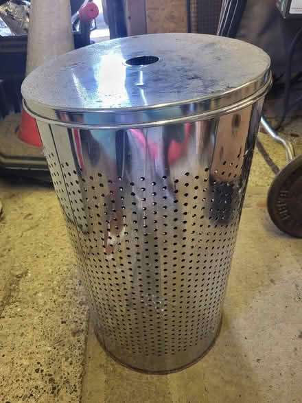 Photo of free Metal washing basket (Round Green LU3) #1