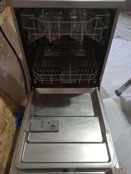 Photo of free Dishwasher cooker and fridge freezer all in good work order (Lewisham SE13) #4