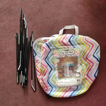 Photo of free Kids pop up small tent (Woodside London SE25) #2