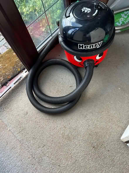 Photo of free Henry Hoover with a lose wire connection (Fobbing SS17) #1