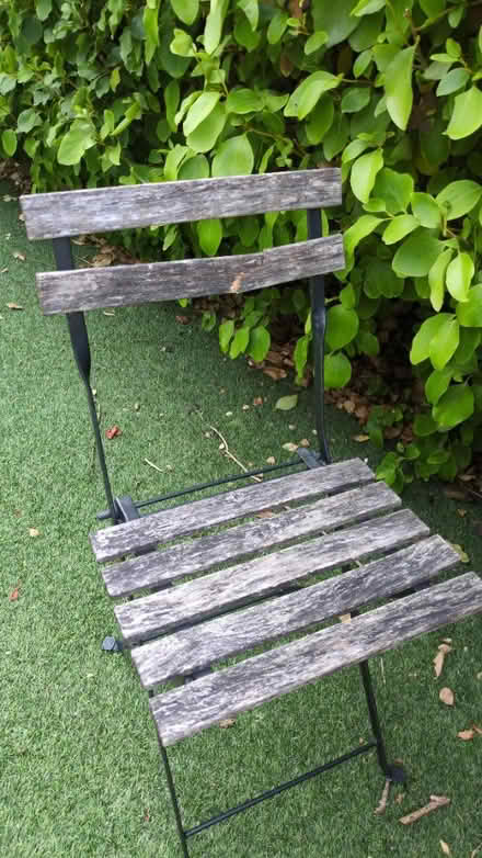 Photo of free Outdoor table and chairs (Earlsfield SW18) #2