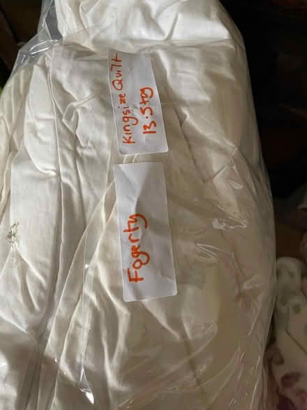 Photo of free King size quilt 13.5 Tog (Falkland KY15) #1