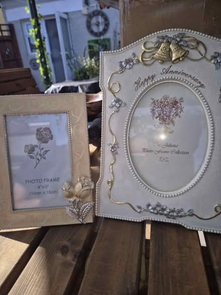 Photo of free Two photo frames (Welling DA16) #1