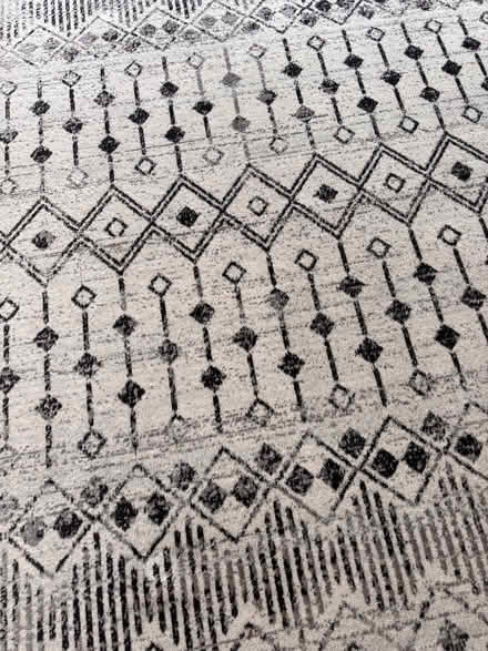 Photo of free Large black and white rug (Rickmansworth central WD3) #1