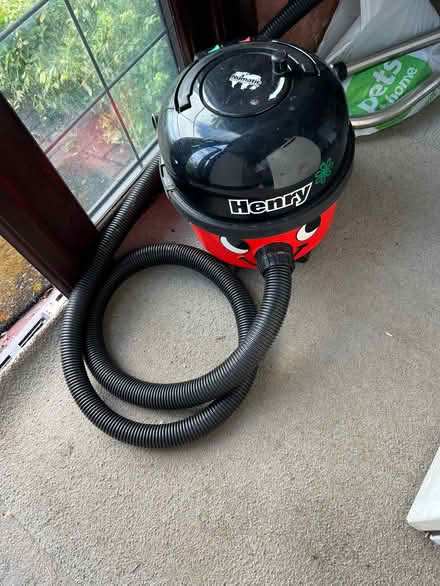 Photo of free Henry Hoover with a lose wire connection (Fobbing SS17) #2
