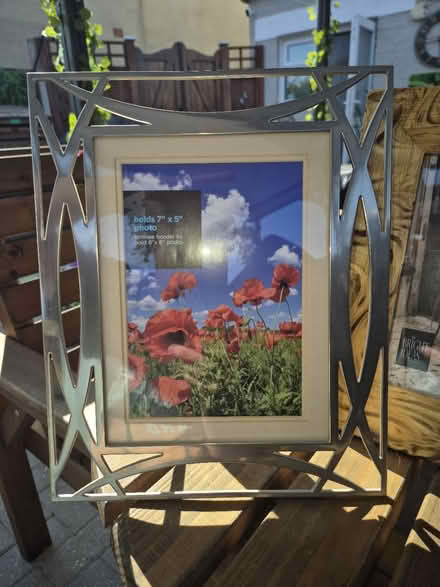 Photo of free Four photo frames (Welling DA16) #2