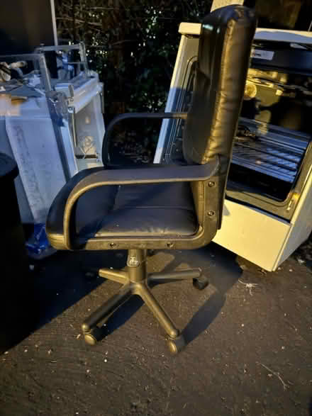 Photo of free Black vinyl office chair (1075 Valencia Avenue) #3