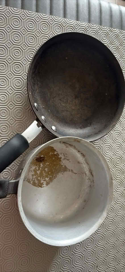 Photo of free Plates and bowls (LU7 Near plantation road) #1