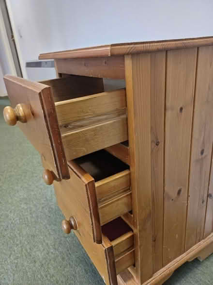 Photo of free Various: table and chest (E9 Hackney) #3