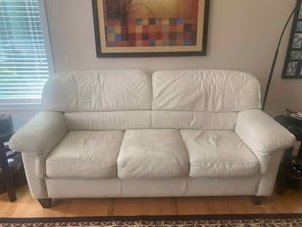 Photo of free Leather couch (Larch/212th lynnwood 98036) #1
