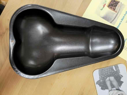 Photo of free Novelty Cake Tin (Seaford BN25) #1