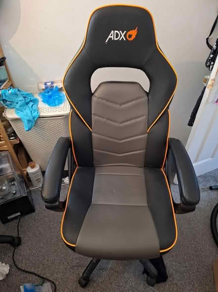 Photo of free Gaming chair (Queens Dr N4) #3