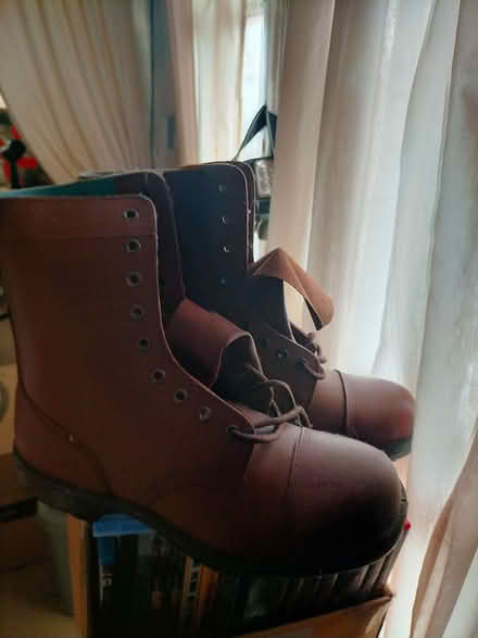 Photo of free Brand new boots, size 9 (New Lane L40) #2