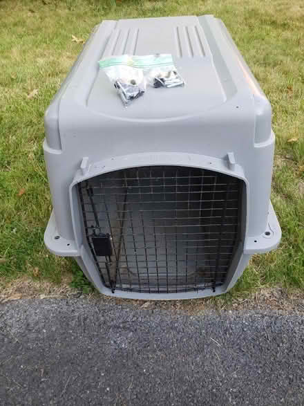 Photo of free Medium Petmate Dog Animal Crate (Middletown) #1