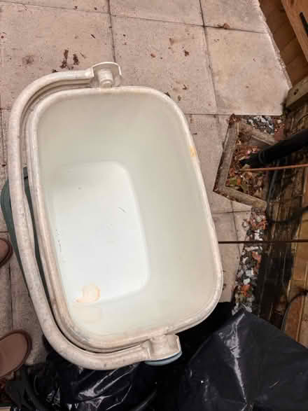 Photo of free cool box (UpperHale GU9) #2