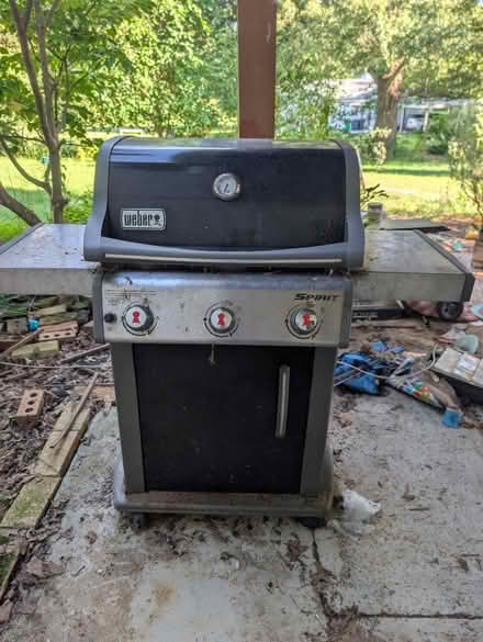 Photo of free Non working Weber Spirit Gas Grill (Bowie) #1