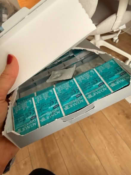 Photo of free Acuvue 1-day contact lenses -2.50 (Islington N1 (essex road)) #2