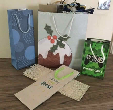 Photo of free Gift bags and bottle bags (Bassingbourn (SG8)) #1