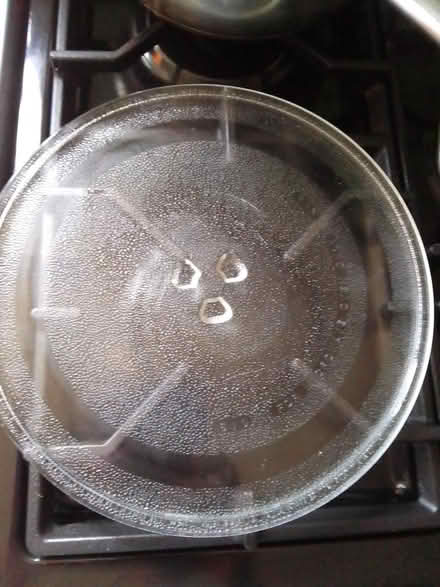 Photo of free Glass microwave plate (Killamarsh S21) #1