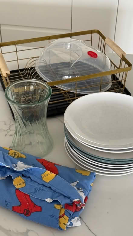 Photo of free Kitchen & Home Items (AL7 1FX) #1